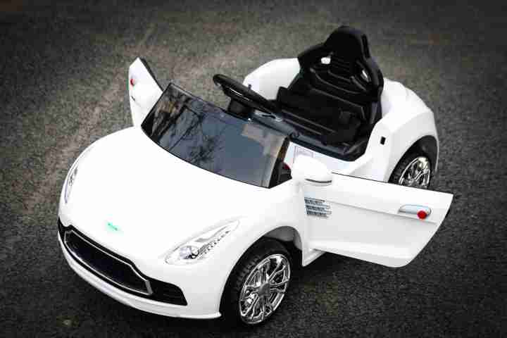 High quality four-wheel electric vehicle for children